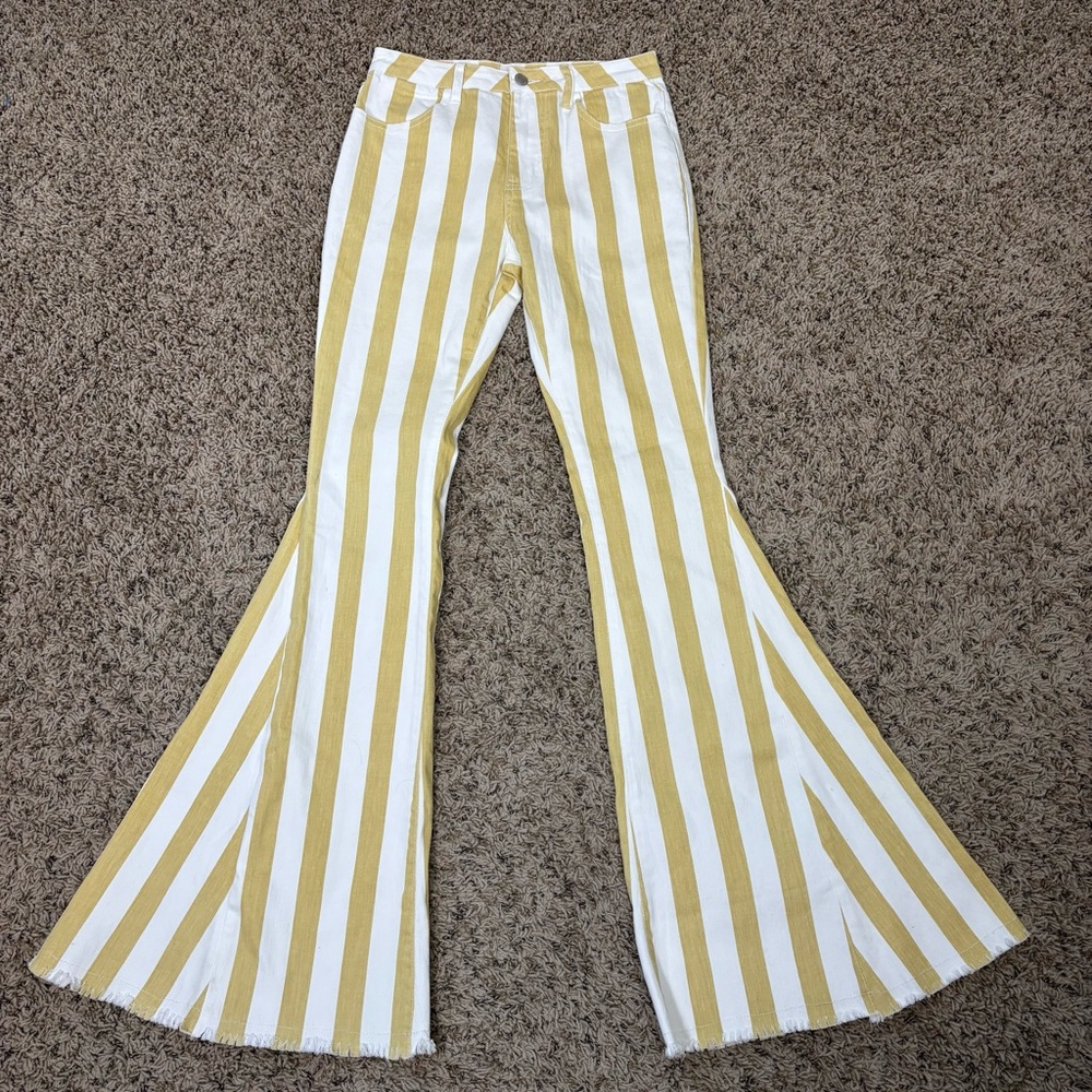 Wisteria Lane Jeans Womens Medium‎ Yellow White Stripe Big Bell Bottom Denim